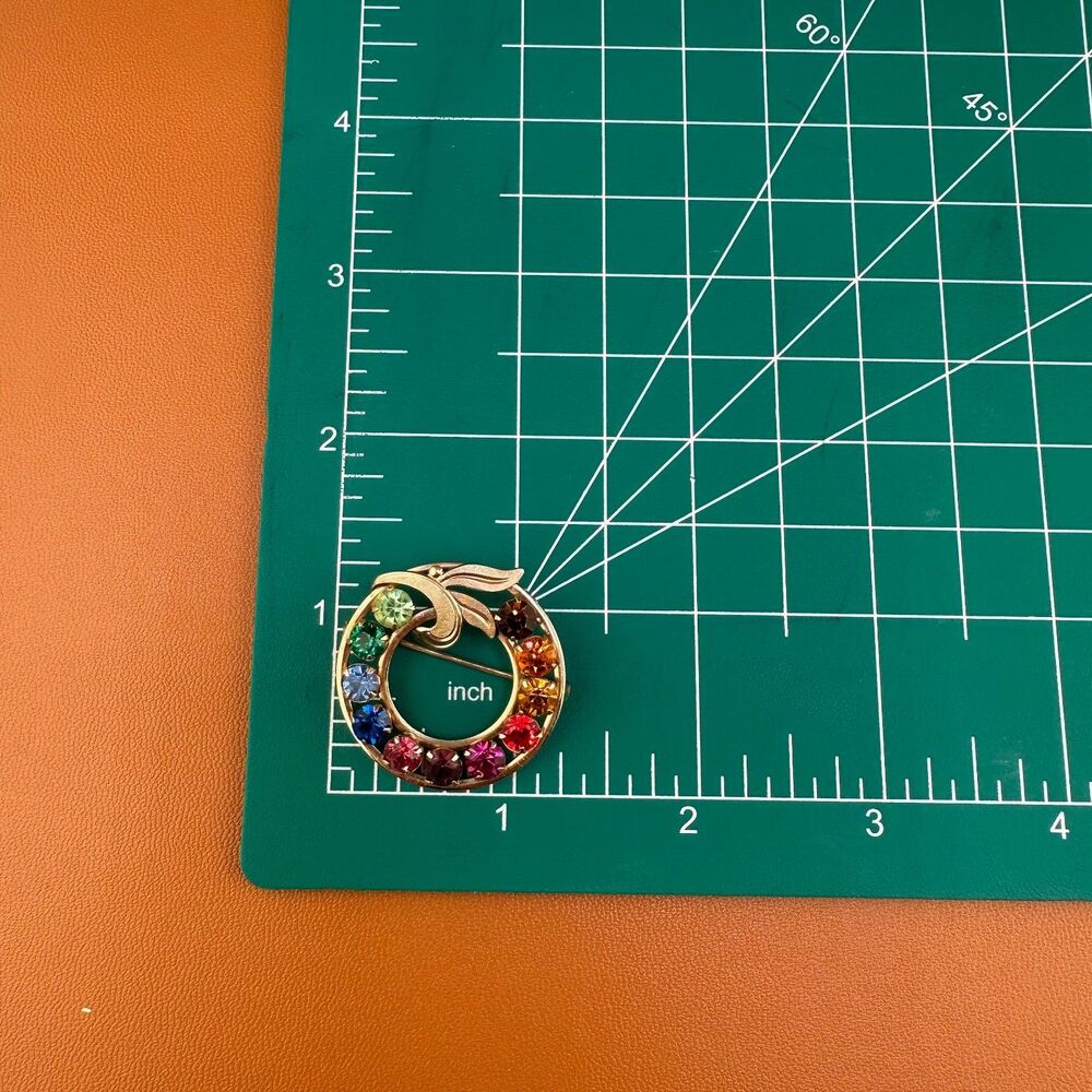 Vintage Van Dell GF Brooch Multicolor Rhinestone Rainbow Circle Wreath Signed - Picture 9 of 10
